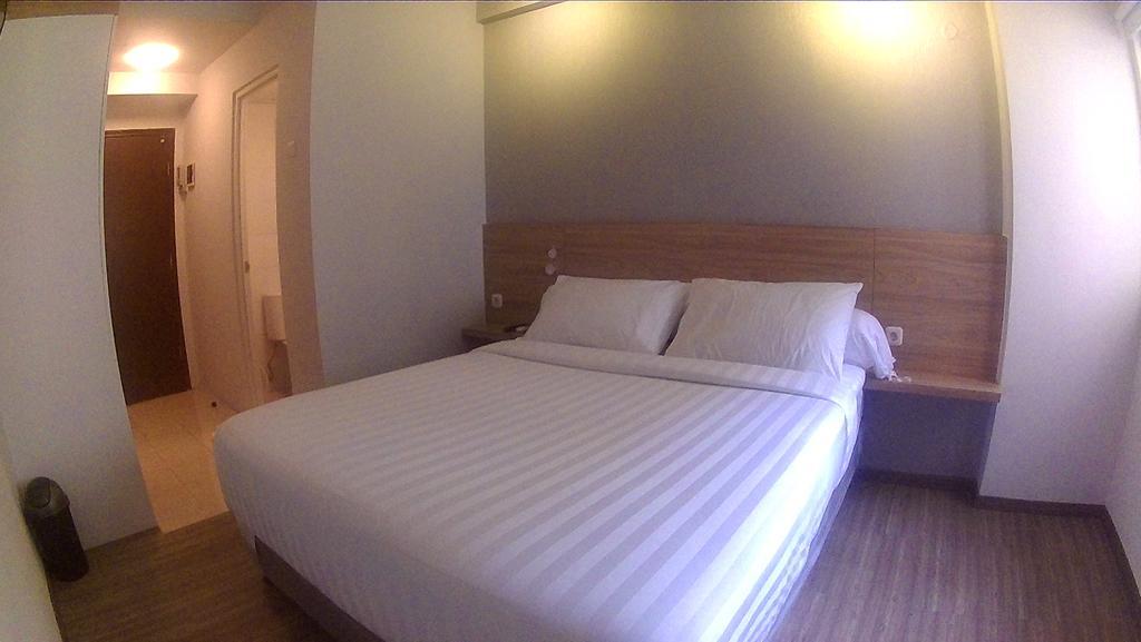 The At Metro By Homtel Apartemen *